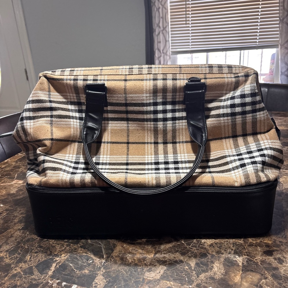BEIS The Weekender Beige and black Plaid Tote with Black Leather Base